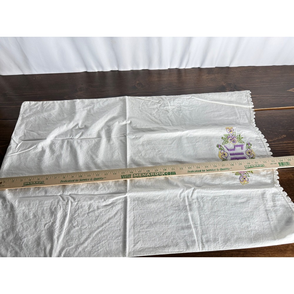 Vintage His and Hers Pillowcase Set Embroidered Floral Pansy Crochet‎ Trim White - Picture 4 of 9